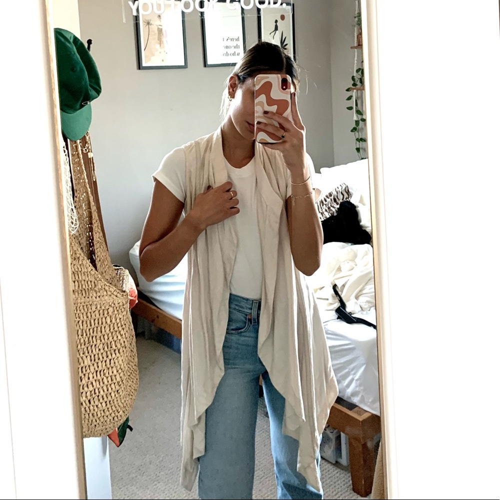 Flowy vest